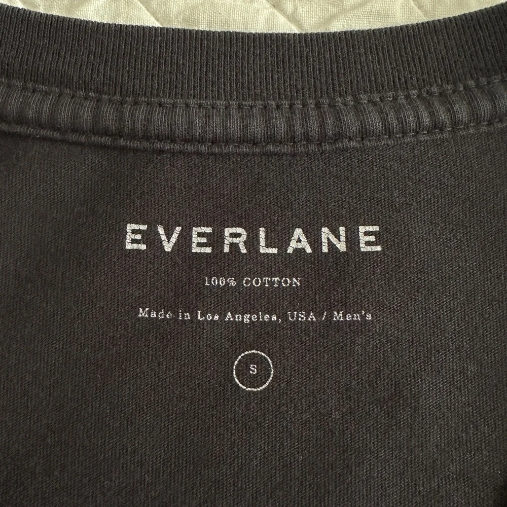 Everlane Men's Classic Black V-Neck Tee T-Shirt 100% Cotton Size Small - Picture 2 of 7